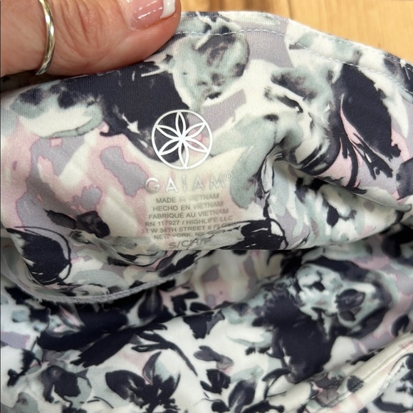 Gaiam Abstract Patterned Leggings - Picture 2 of 4